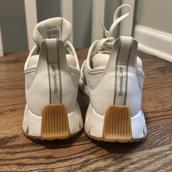 Reebok Galaxy 1 size 9 women’s shoes - Picture 6 of 9